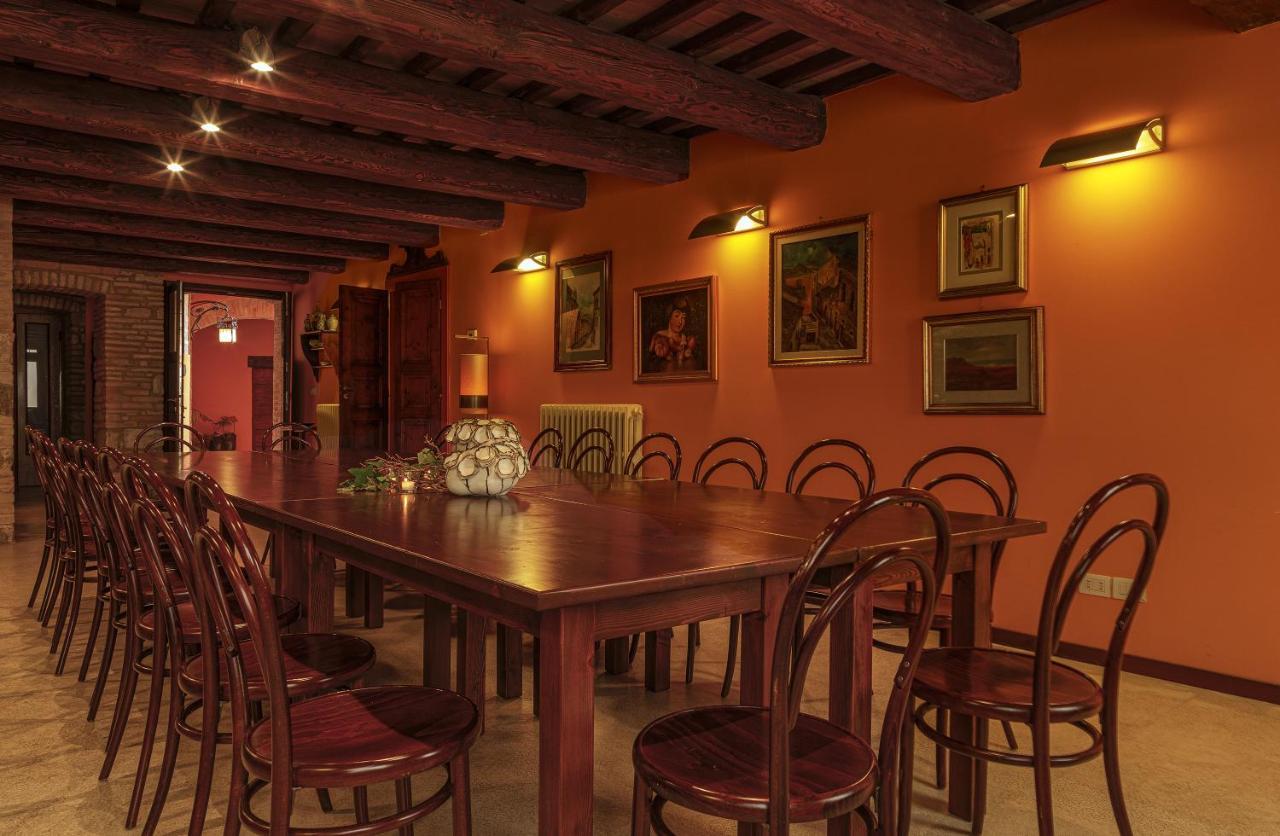 Il Cortile Segreto Acomodação com café da manhã San Severino Marche Exterior foto